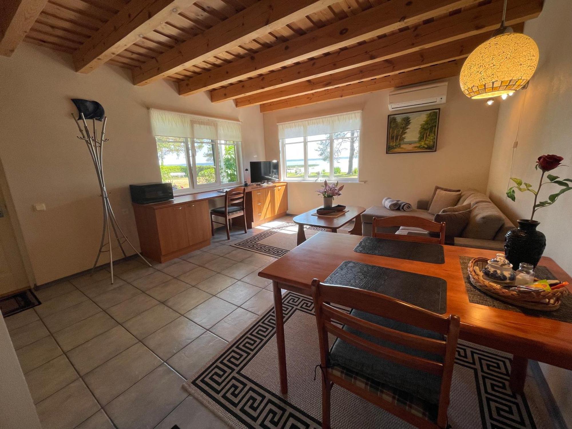 Kaesmu Merekalda Apartments - Adults Only Room photo